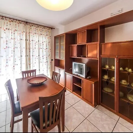 Elegante Frontemare Apartment *